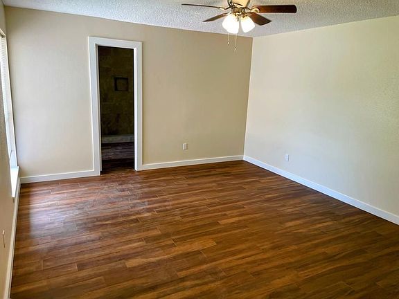 5th image of 451 Oakdale Dr