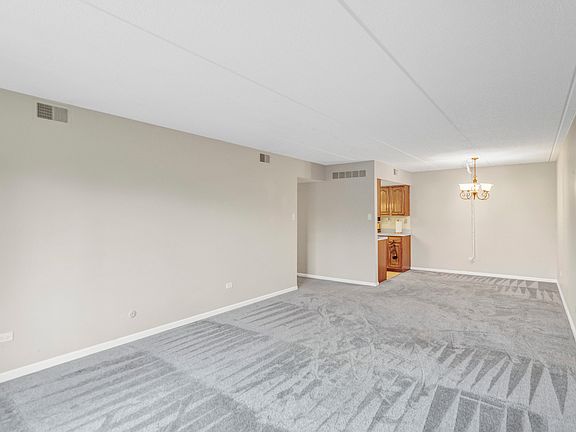 5th image of 8025 Woodglen Ln APT 309
