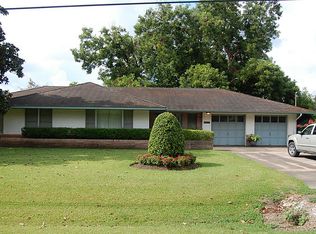 318 Margaret St, Wharton, TX 77488