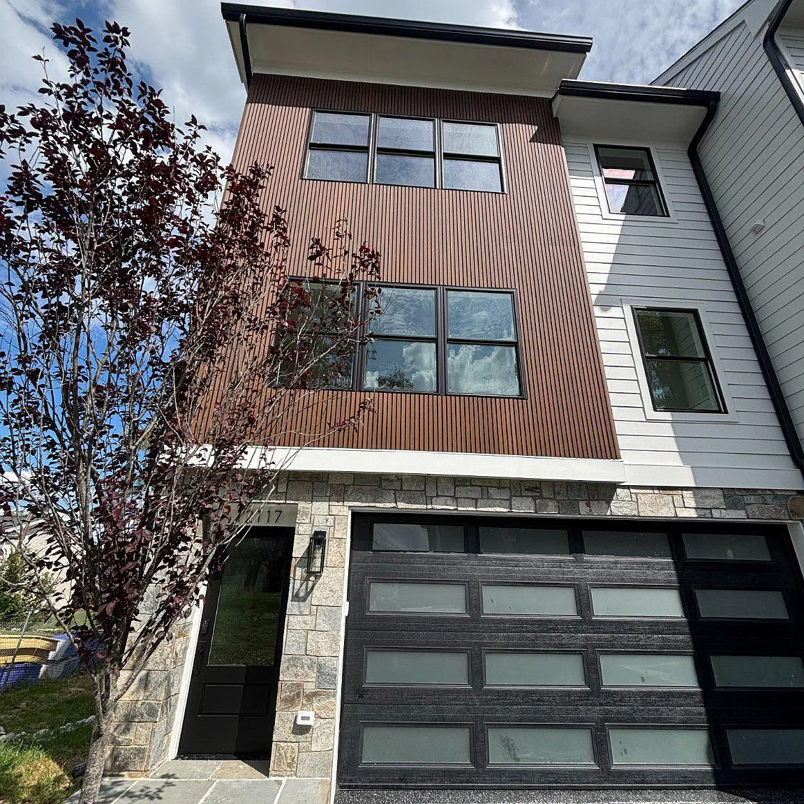 3 bed, 3.5 bath, 3100 sqft, $3,600 — Photo 3