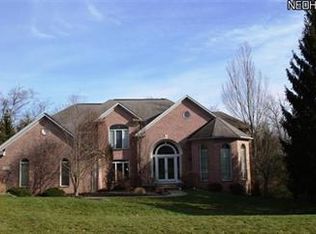 17568 Lakesedge Trl, Chagrin Falls, OH 44023