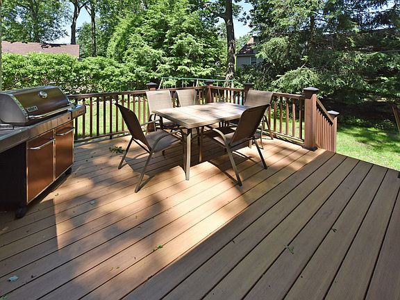 2nd image of 102 Canterbury Dr