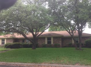 124 Linden Ln, Hewitt, TX 76643