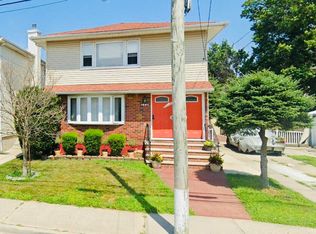 156 Kingston Ave, South Floral Park, NY 11001