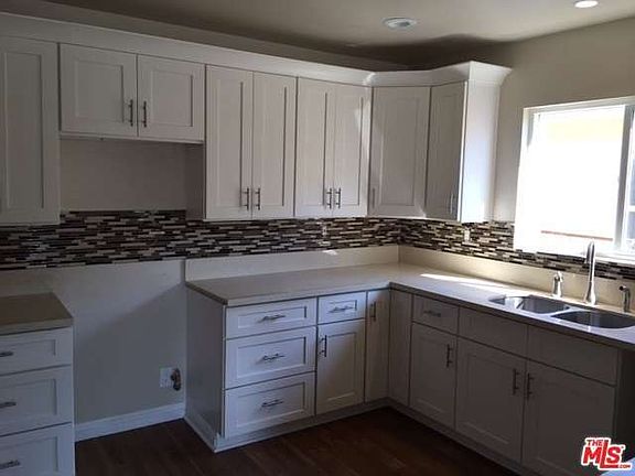 5th image of 1045 W 51st Pl