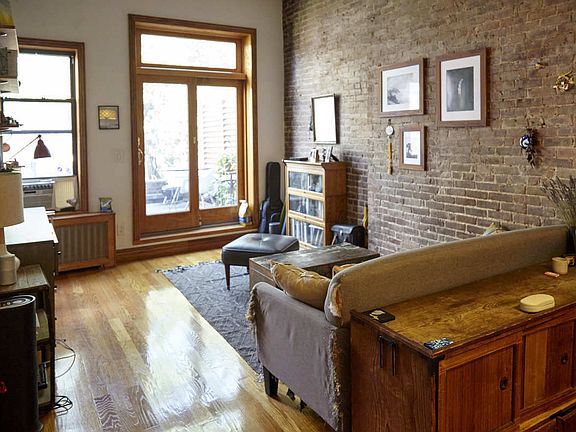 3rd image of 321 W 76th St APT 2B