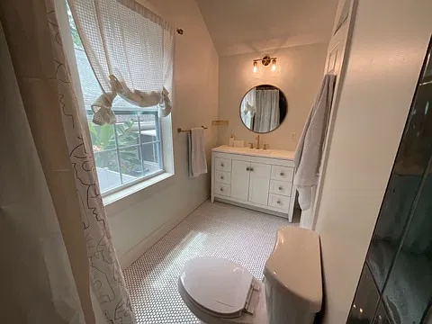 Studio, 300 sqft, $1,400 — Photo 2
