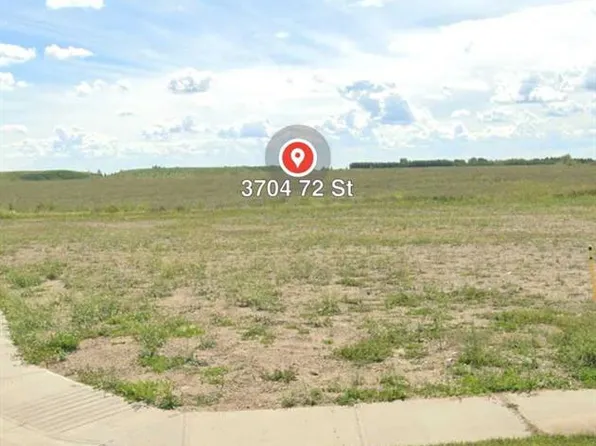 3704 72nd St, Camrose, AB T4V 3V2