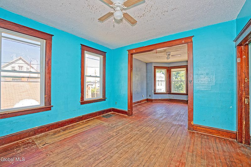 5th image of 46 112th Street