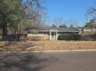 46 Rolling Hills Dr, Florissant, MO 63033