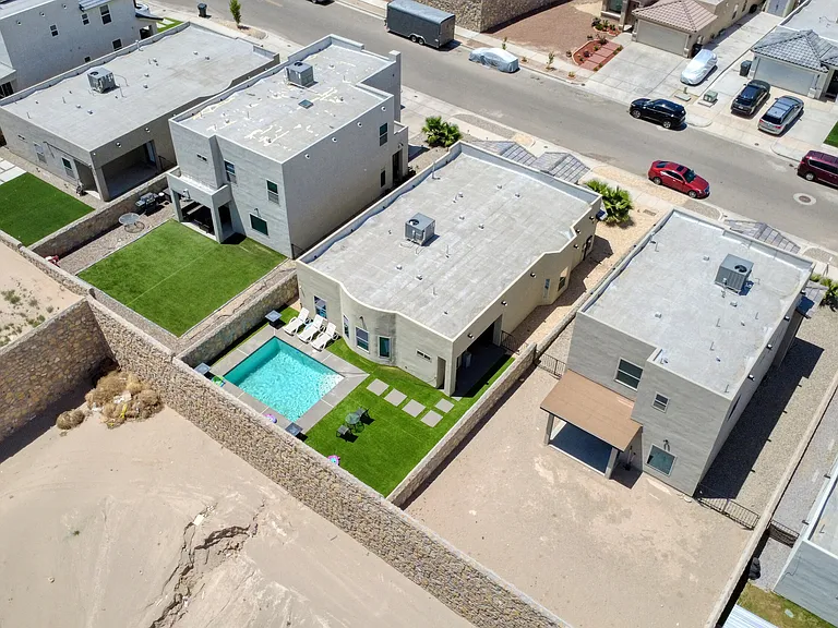 13066 Grantham Ln — Photo 57
