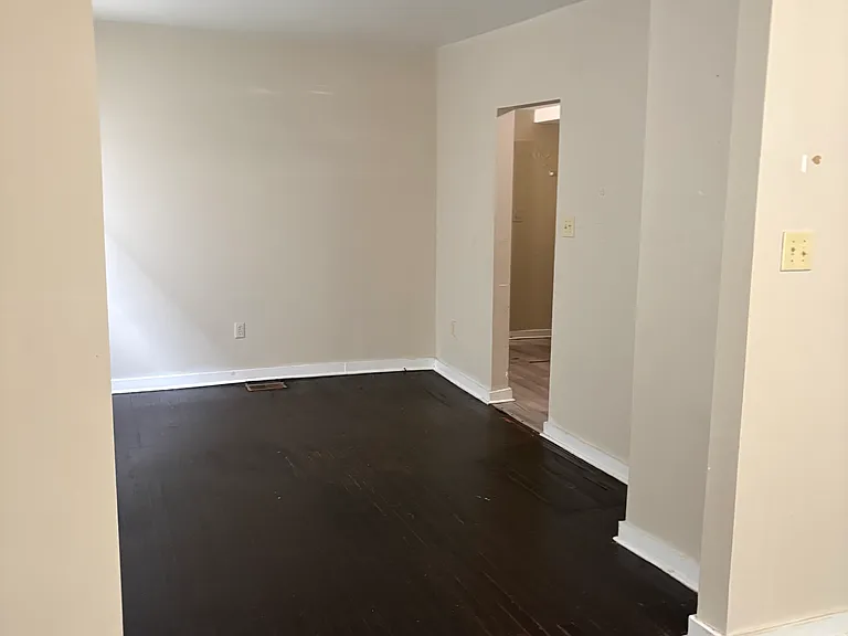 3223 5th Ave — Photo 15