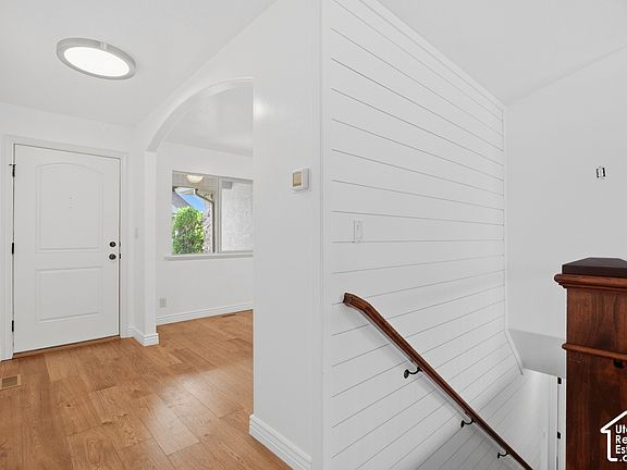 3rd image of 46 Whitaker Cir