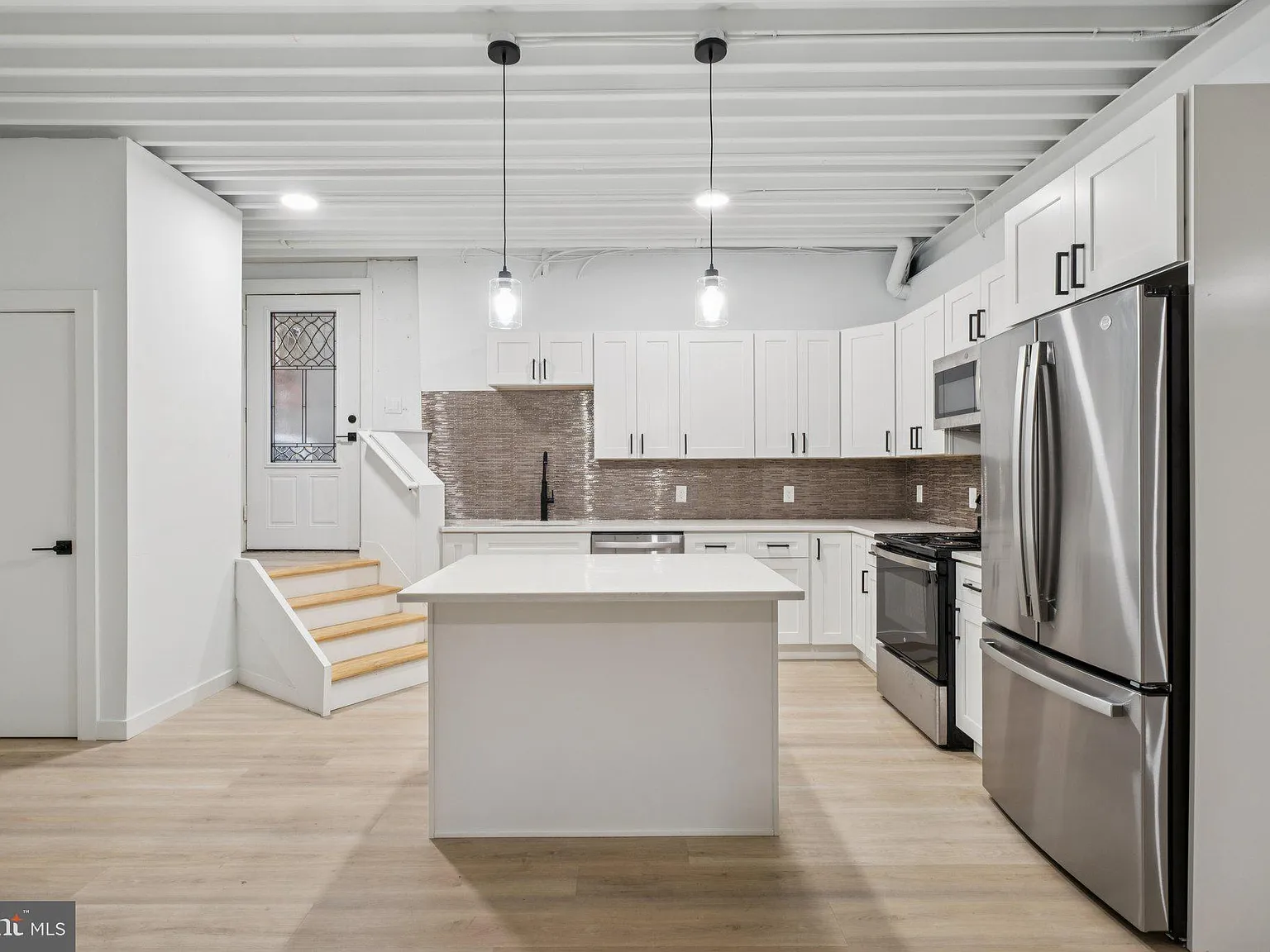 2 bed, 1624 sqft, $2,000 — Photo 2