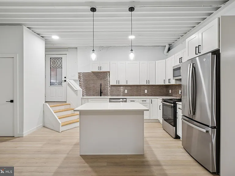 1116 N Bodine St #C — Photo 2