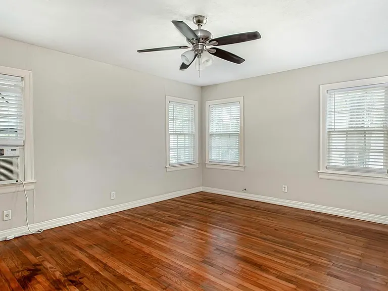 3515 Fairview Ave — Photo 5