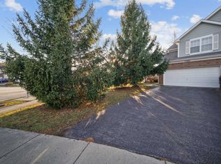 1260 Derby Ln, Mundelein, IL 60060