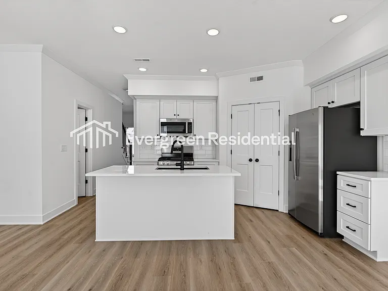 7013 NW 82nd Ter — Photo 17