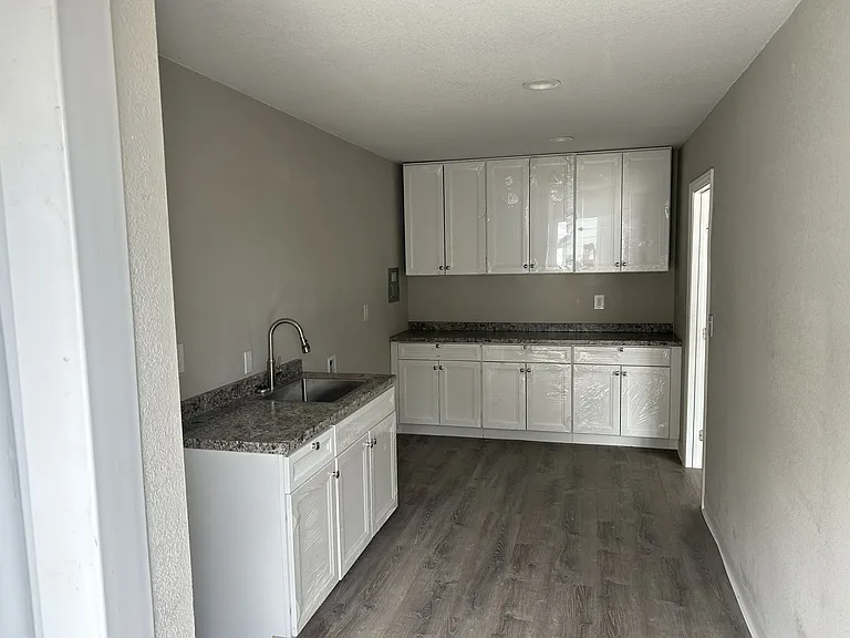 506 N Claudina St — Photo 15