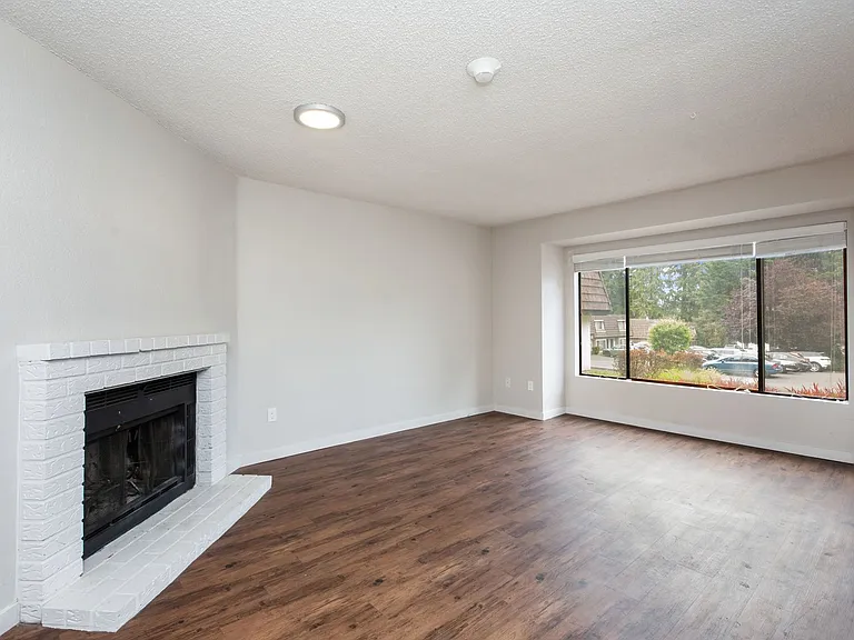 4428 176th St SW — Photo 2