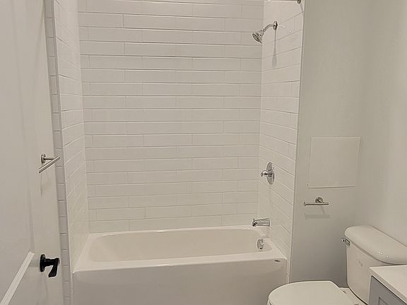 5th image of 121 Penn Ave #206