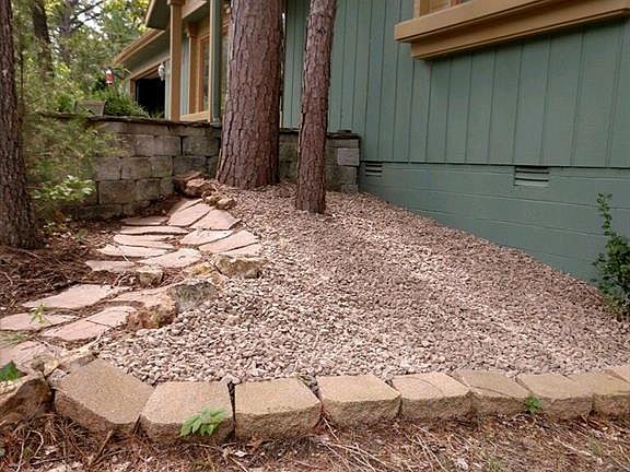 3rd image of 2 Burghley Ln