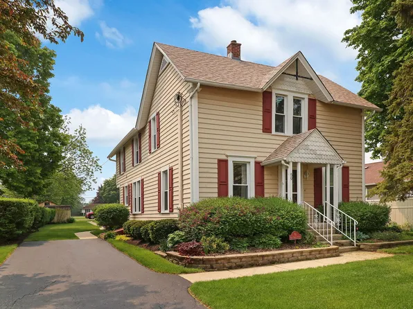 59 E Grand Ave, Lake Villa, IL 60046