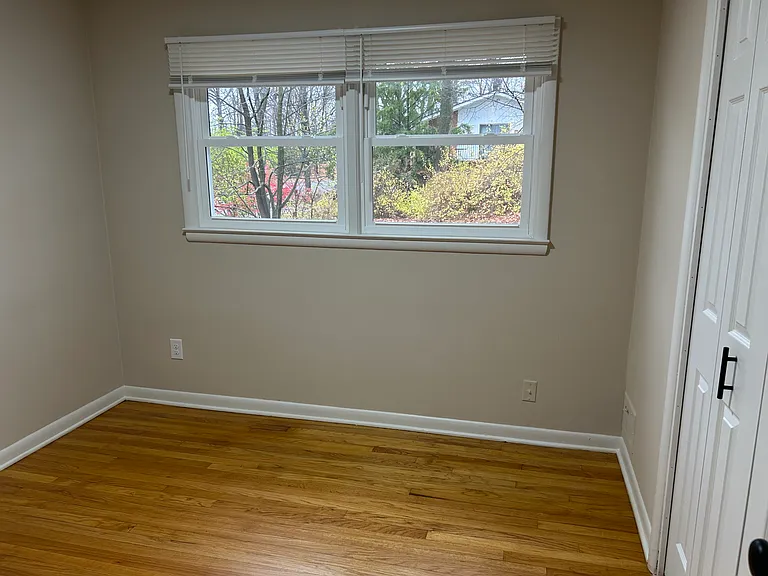 850 Redeemer Ave — Photo 9