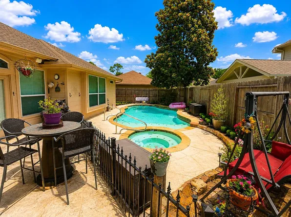 14218 Laurus Estates Ln, Cypress, TX 77429