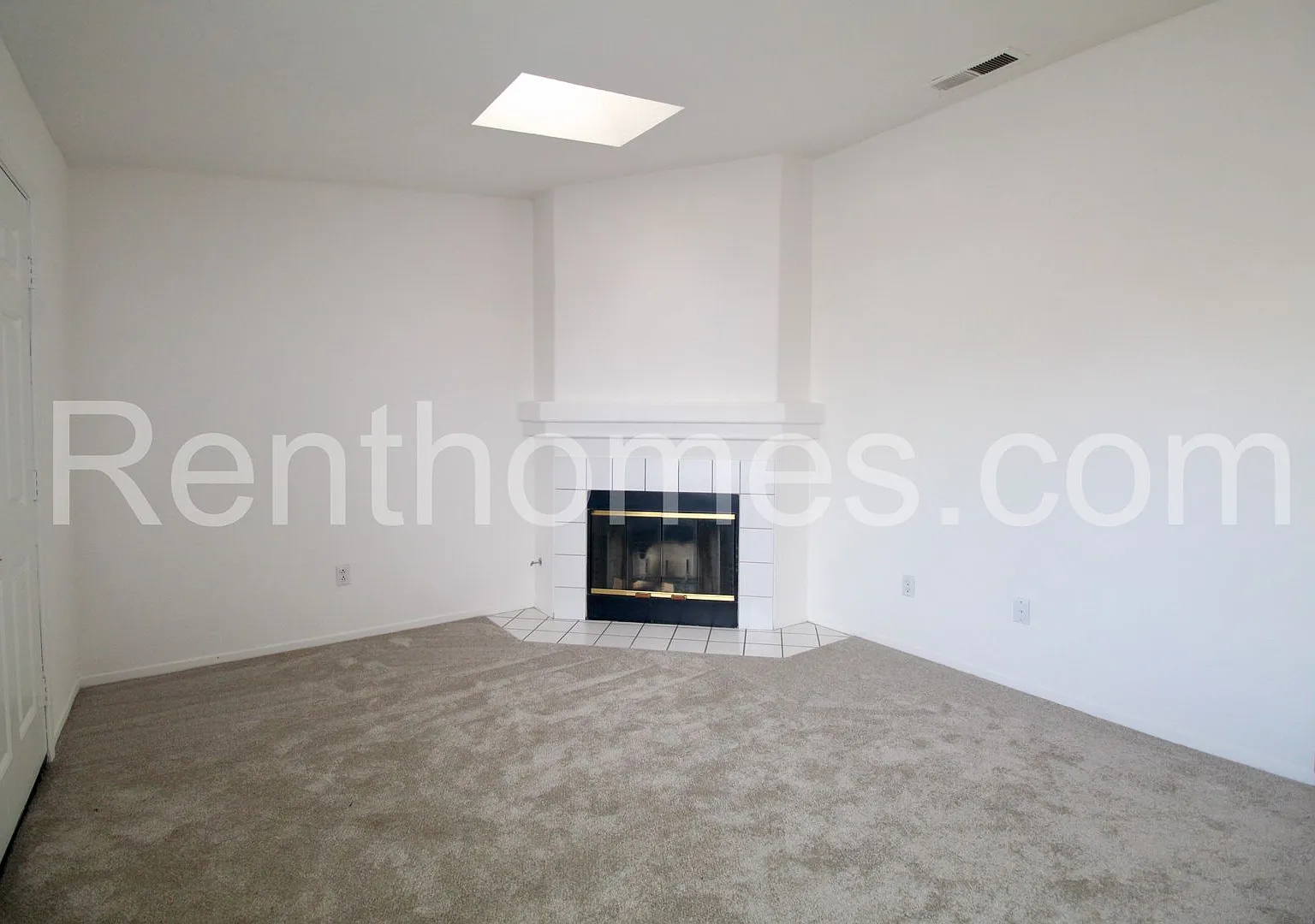 North Park, 4360 Oregon Street #5 - Gar, AC, Washer/Dryer! — Photo 3