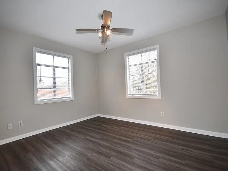 716 Henderson Ave — Photo 7