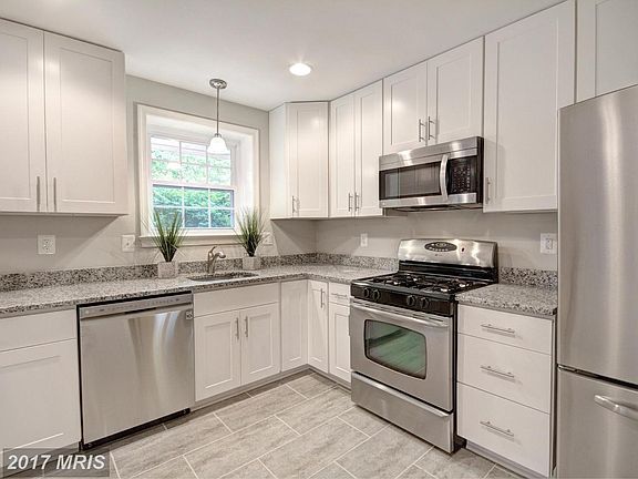 4th image of 8805 Willowridge Ln