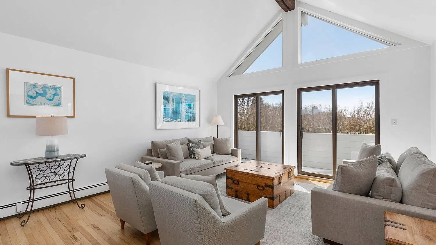 Bridgehampton Home on Lush Acre, Heated In-Ground Gunite Pool — Photo 4