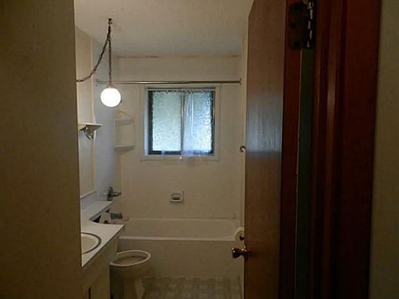 5th image of 4795 Bromsgrove Ct