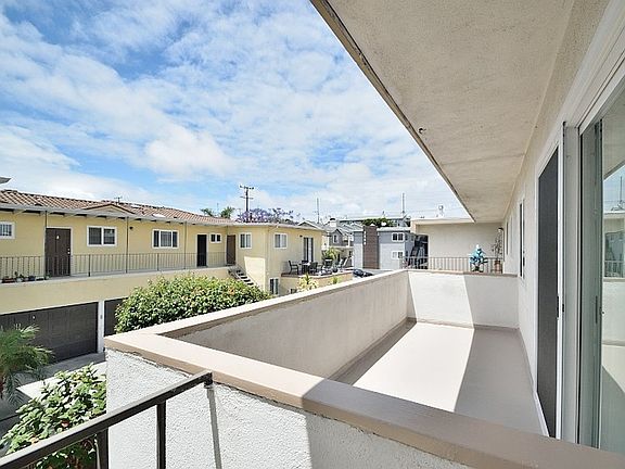 2nd image of 2010 Carnegie Ln #D
