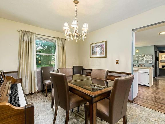 4th image of 1858 Greenglen Ct