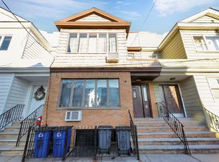 7035 68th St, Ridgewood, NY 11385