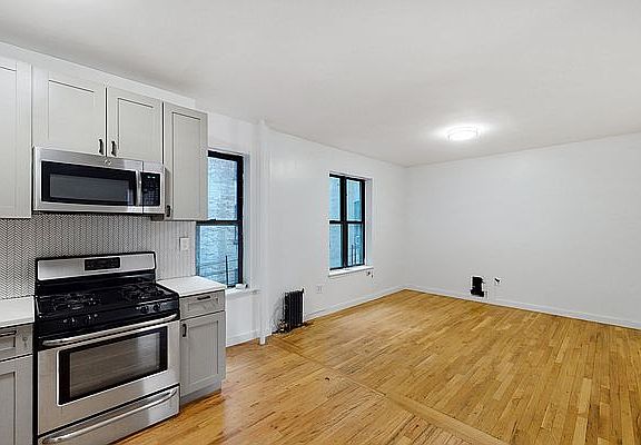 4th image of 470 W 166th St APT 31