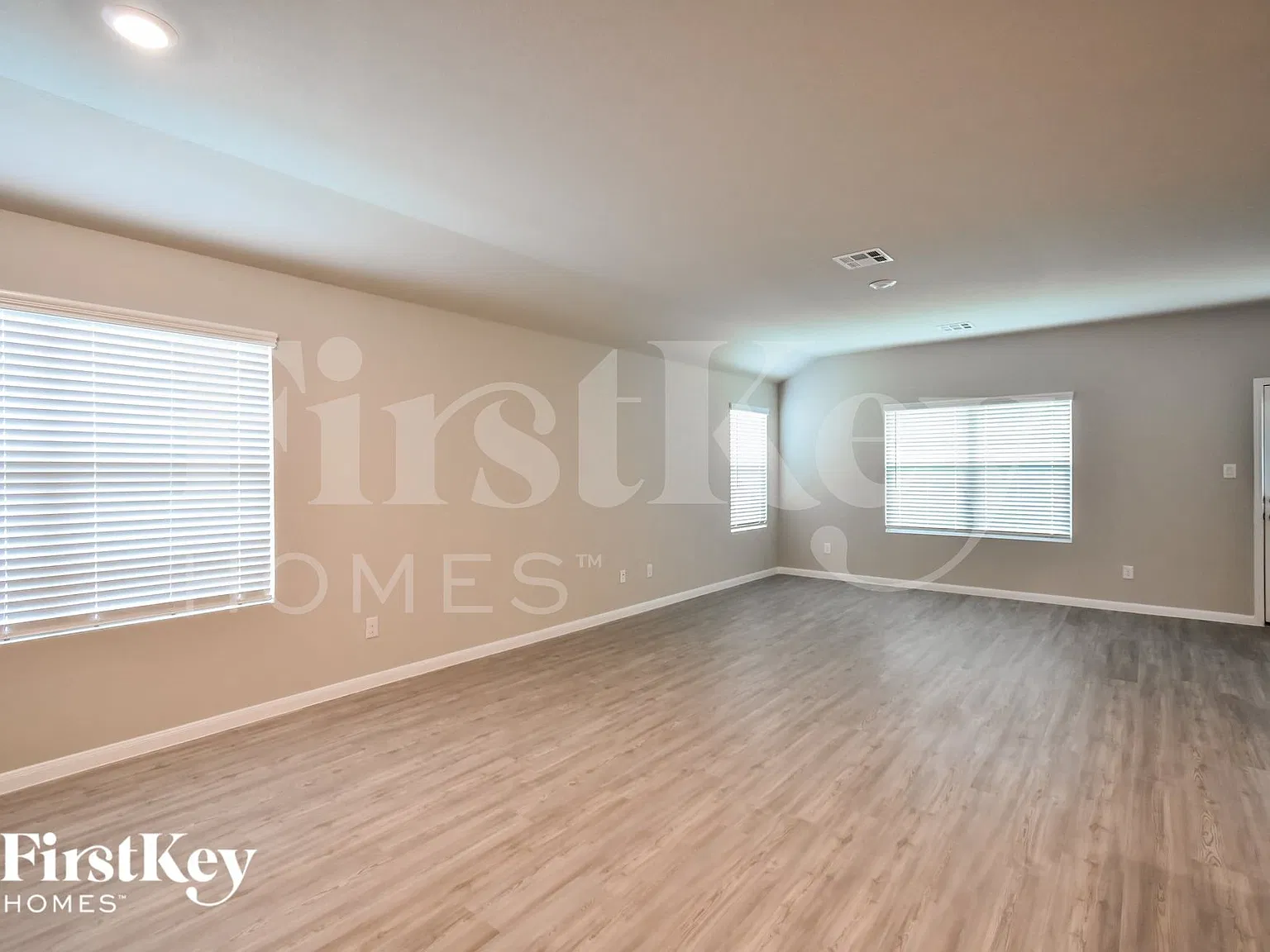 4 bed, 3.0 bath, 1910 sqft, $2,010 — Photo 3