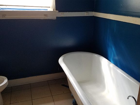 3rd image of 2480 Verbena St