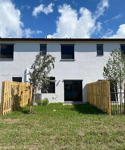 10100 SW 228th Ter — Photo 18