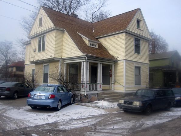 215 Oakley Pl NE Unit 3