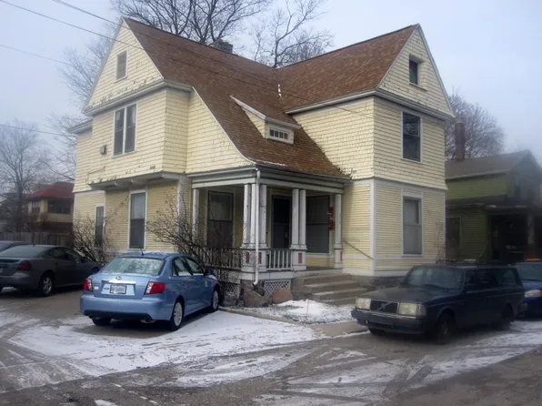 215 Oakley Pl NE Unit 3, Grand Rapids, MI 49503