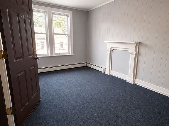 4th image of 506 3rd St Unit 1