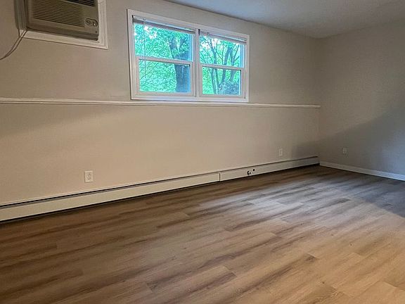 4th image of 101 Parkway Ave #103