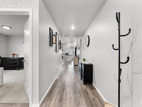 5th image of 12798 Devonshire St