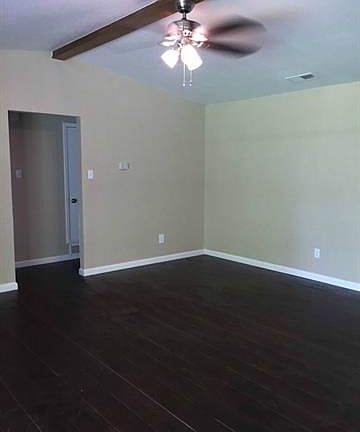 3rd image of 410 W Ferndale Ln
