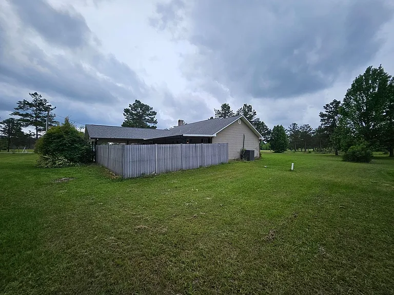 110 Lacey Ln — Photo 13