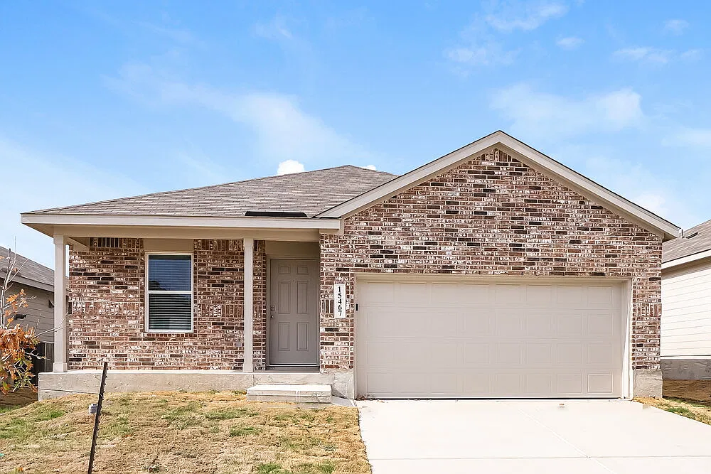4 bed, 2.0 bath, 1850 sqft, $1,830 — Photo 1