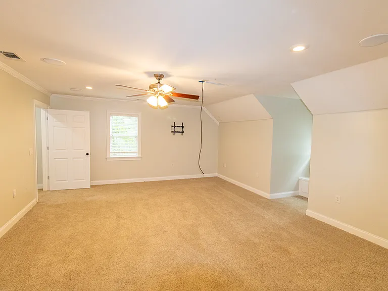 906 Monarch Cir — Photo 9